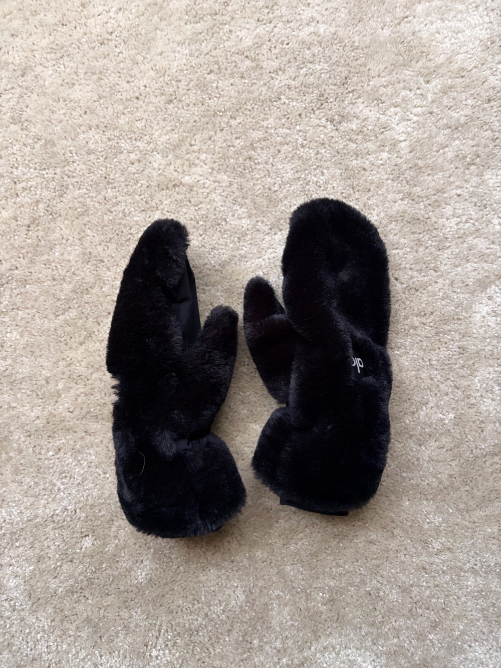 Alo Mittens